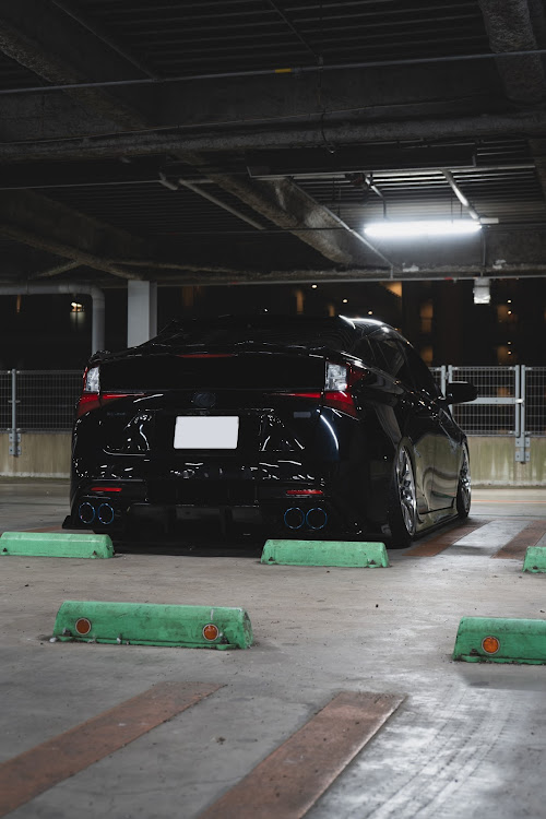 プリウスのKuhl Racing・AVANZARE・VERZ-WHEELS・GJ-R・お盆休み終了に関するカスタム事例の投稿画像1枚目