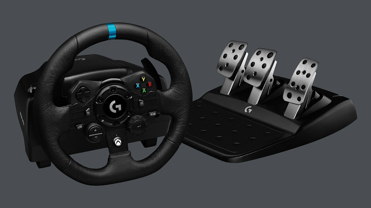 The Logitech G923 Trueforce sim racing wheel put me back in my super happy nostalgic place, like the time I got to drive a totally revamped 1968 VW Beetle. I feel like a lot of gamers associate their first sim racing experiences with Logitech – it’s a brand that sim racing fans love, because when you buy a Logitech peripheral, you know it’s probably gonna outlast your PC or console.