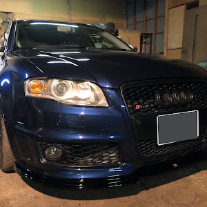 RS4 アバント B7