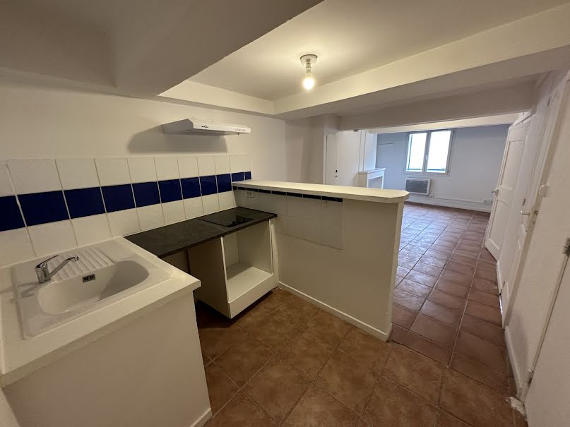 Location  appartement 1 pièce 42.04 m² à Brignoles (83170), 525 €