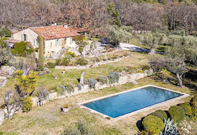 Maison avec piscine et terrasse 4