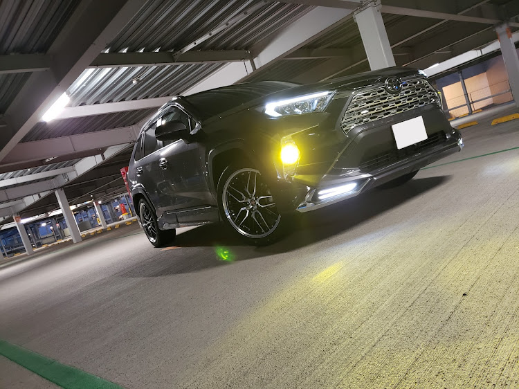 RAV4の20インチ・ホイール・シュタイナー (KYOHO) LMXに関するカスタム事例の投稿画像2枚目
