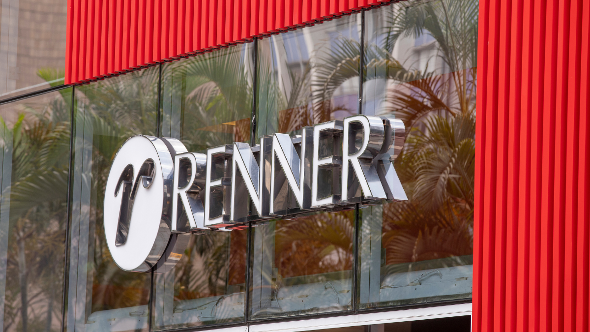 Placa com vagas Renner (Fonte: Adobe Stock / Informação e Valor)