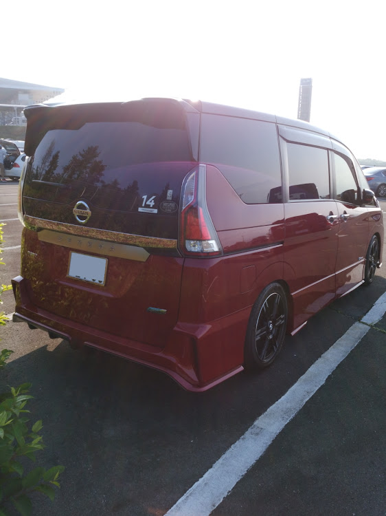 セレナのKEN2400さんが投稿したカスタム事例の投稿画像2枚目
