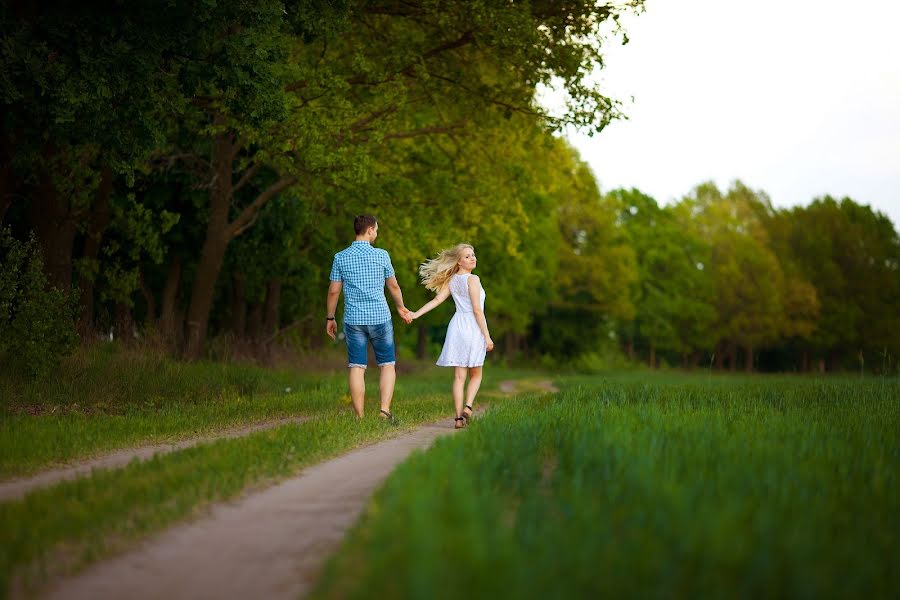 Wedding photographer Olya Shlemenkova (missolka). Photo of 1 June 2013