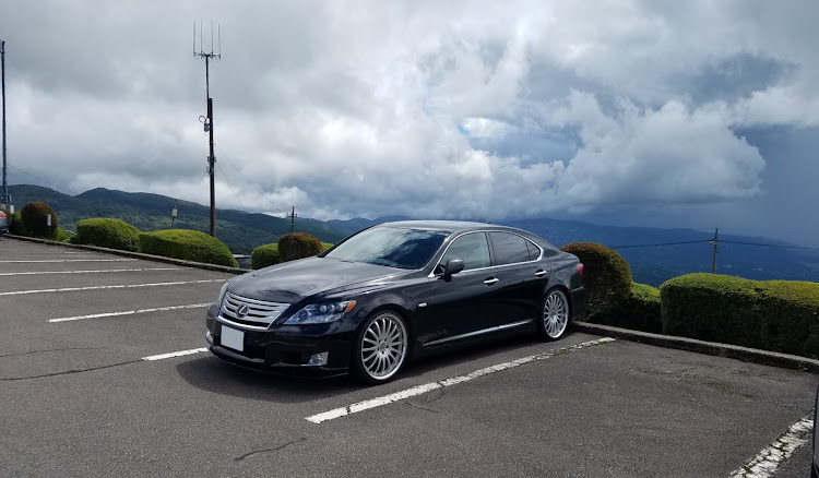 LSのゴルフチューン⛳・LEXUS LS460・ゴルフ場・F1に関するカスタム事例の投稿画像1枚目