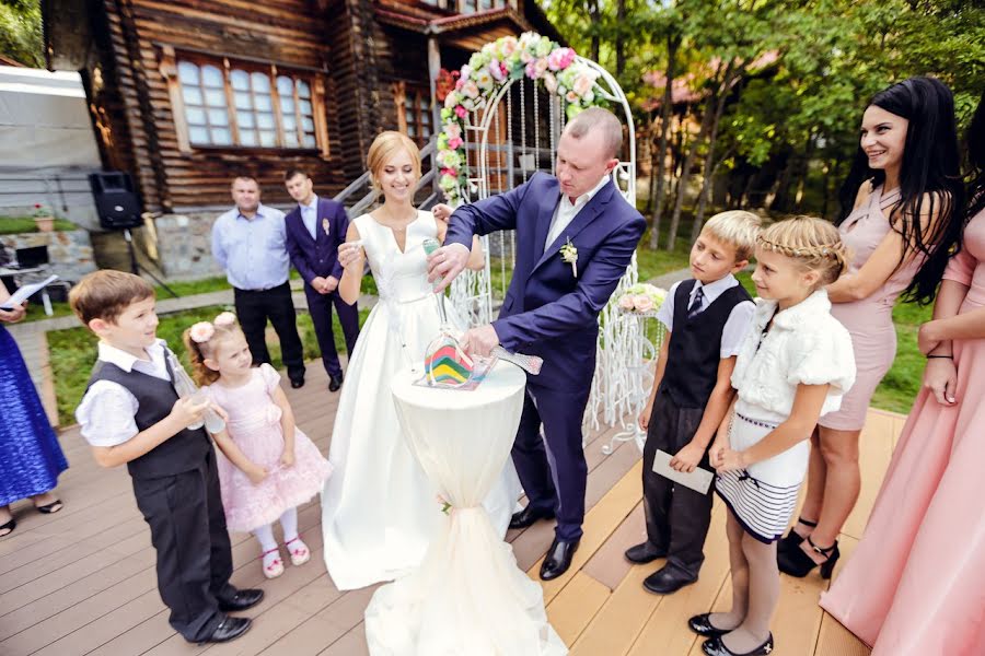 Fotógrafo de bodas Yuliya Dzhu (jooskrim). Foto del 4 de agosto 2017