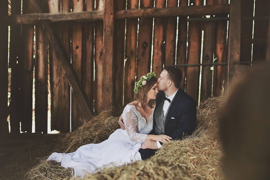 Fotógrafo de casamento Martyna Świergiel (martynaswiergil). Foto de 25 de fevereiro 2020