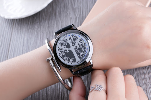 Title 2, Student Couple Watch