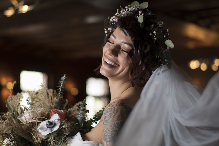 結婚式の写真家Lisa Lüthi (lisaluethi)。2021 4月17日の写真