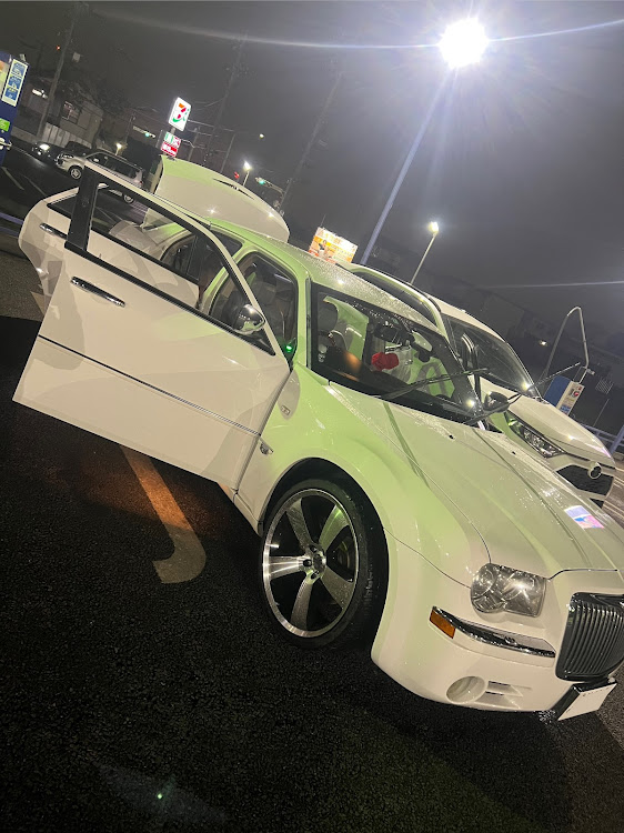 300C セダンの300c・LX・洗車・夜に関するカスタム事例の投稿画像1枚目