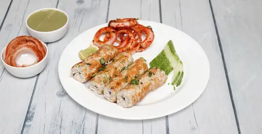 Chicken Seekh Kabab With 2 Roomali