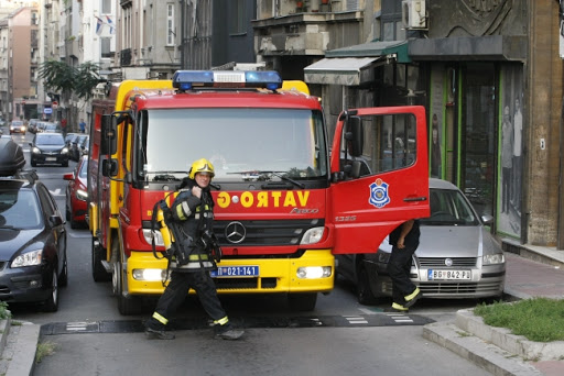Nastradao radnik u požaru u Novom Sadu