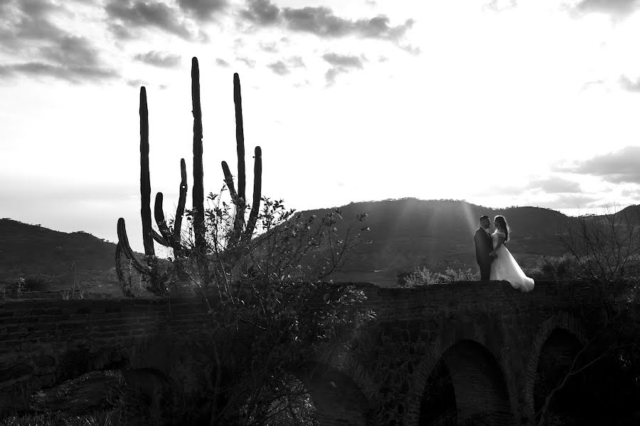 Fotógrafo de casamento Oscar Lara (oscarlara). Foto de 26 de junho 2022