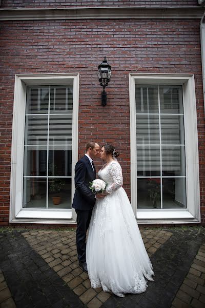 Fotógrafo de casamento Aleksandr Shlyakhtin (alexandr161). Foto de 31 de outubro 2023