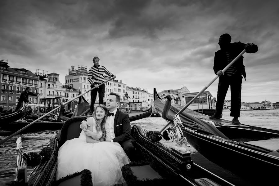 結婚式の写真家Maciej Niesłony (magichour)。2016 10月8日の写真