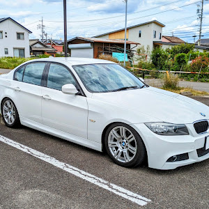 3シリーズ セダン 320i