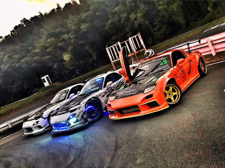 RX-7のRX-7・FD3S・コラボ・ロータリーコラボ・映え写真に関するカスタム事例の投稿画像2枚目