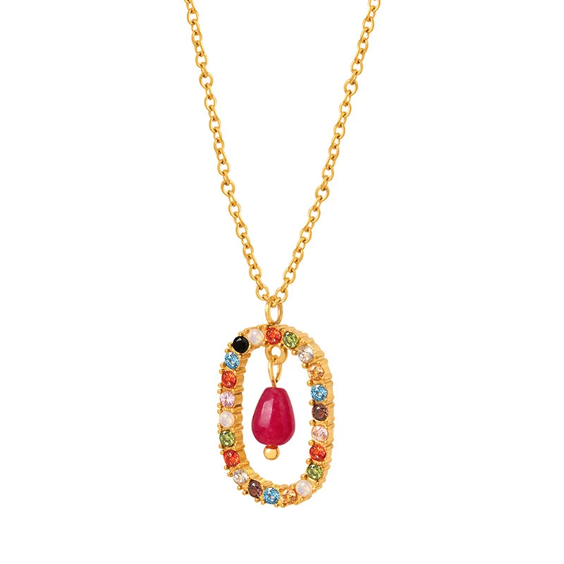 Collier femme en acier titane avec pendentif élégant. Un bijou moderne et durable, parfait pour rehausser votre style quotidien et votre élégance.