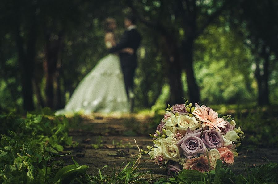 Wedding photographer Konstantin Antonov (fotoburg). Photo of 11 May 2016