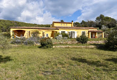 Maison avec terrasse 1