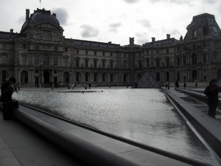 Le louvre di tomakeaphoto