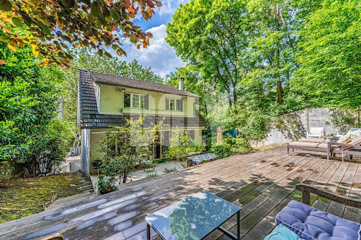 Villa avec terrasse 1