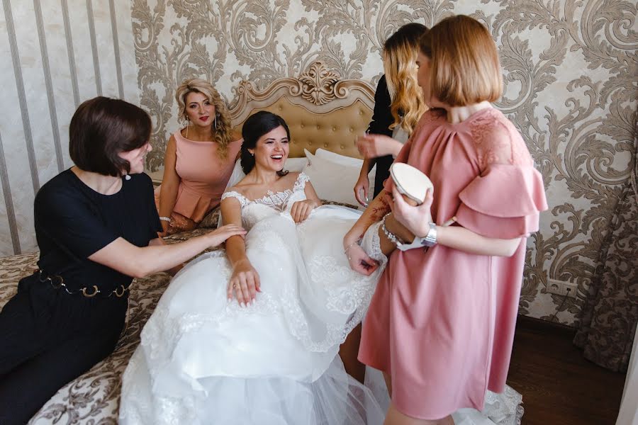 Fotógrafo de casamento Anna Kanygina (annakanygina). Foto de 8 de outubro 2018