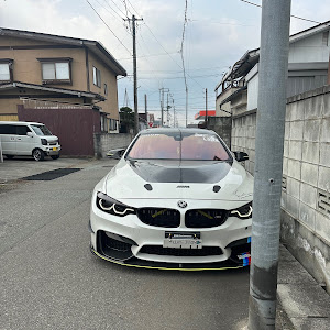 M4 クーペ F82