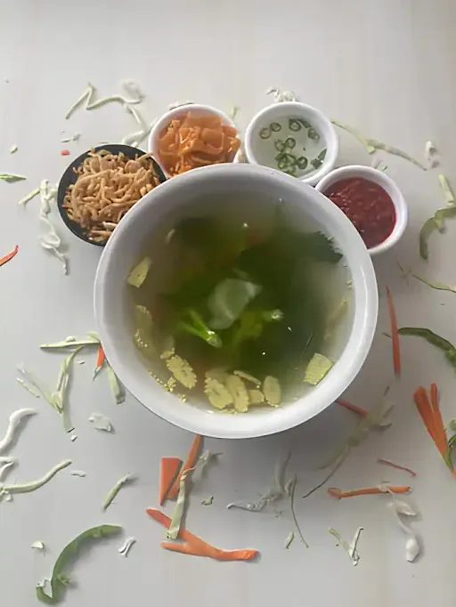 Mix Veg Clear Soup (Service 1-2)