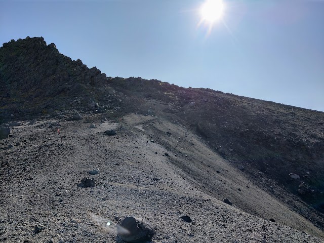 Mt Taranaki via Fanthams Peak and Syme Hut Track Ridge