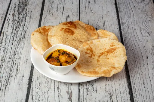 4 Dal Puri With Aloo Dum