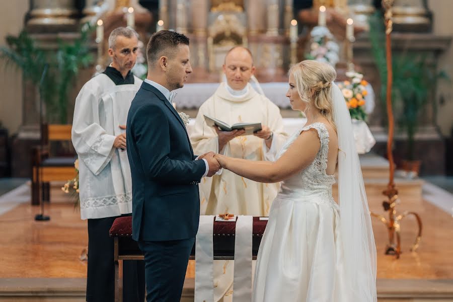 शादी का फोटोग्राफर Petr Ovsík (petrovsik)। मई 2 2021 का फोटो