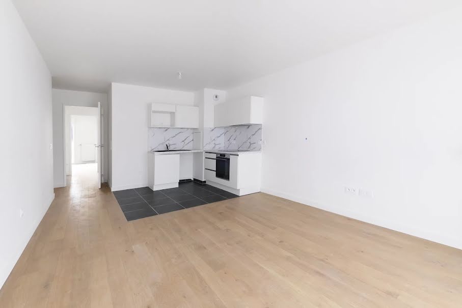 Location  appartement 3 pièces 62.5 m² à Clichy (92110), 1 651 €