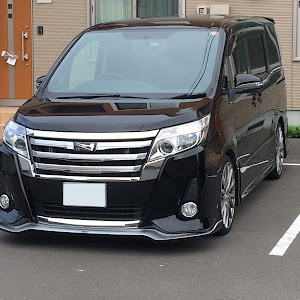 ノア ZRR85W