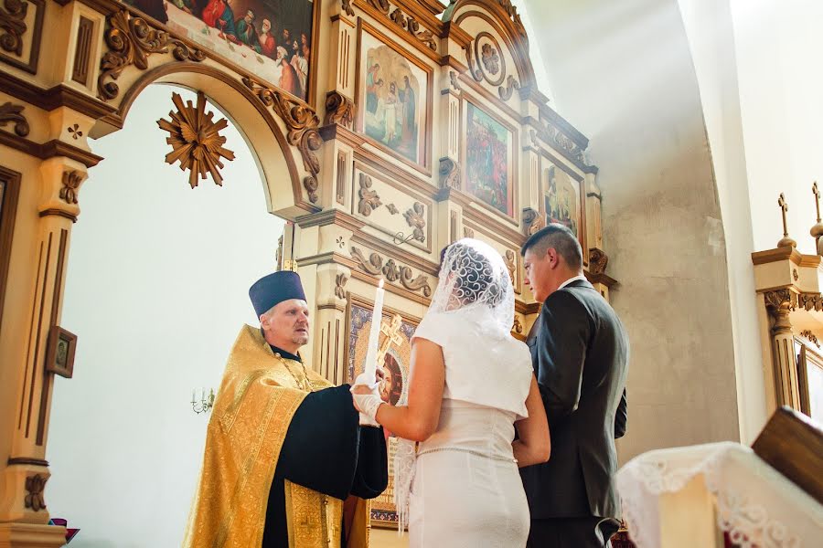 Fotógrafo de casamento Vitaliy Romanovskiy (romanovski). Foto de 9 de setembro 2014