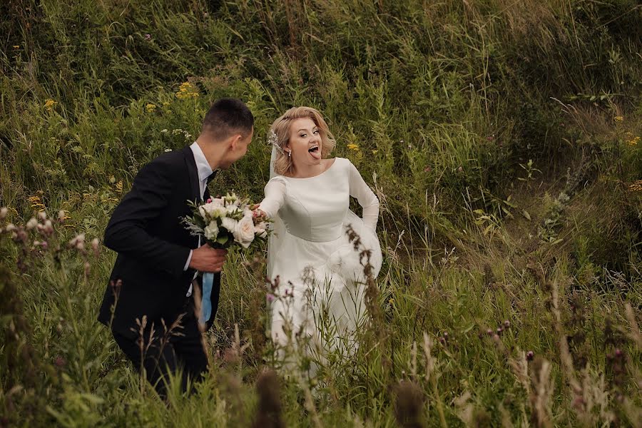 Fotografo di matrimoni Yuliya Serova (serovajulia). Foto del 9 novembre 2019