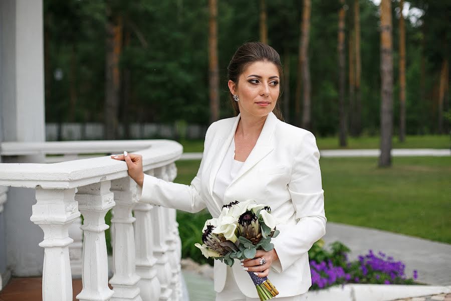Nhiếp ảnh gia ảnh cưới Olga Savina (savinaolga). Ảnh của 13 tháng 7 2016