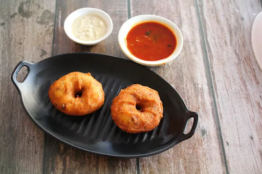 Medu Vada [2 Pieces] With Chutney And Sambar