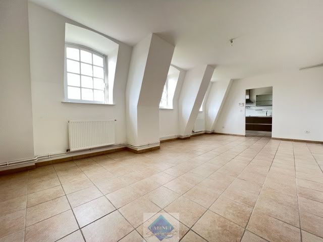 Vente appartement 3 pièces 81.6 m² à Abbeville (80100), 118 000 €