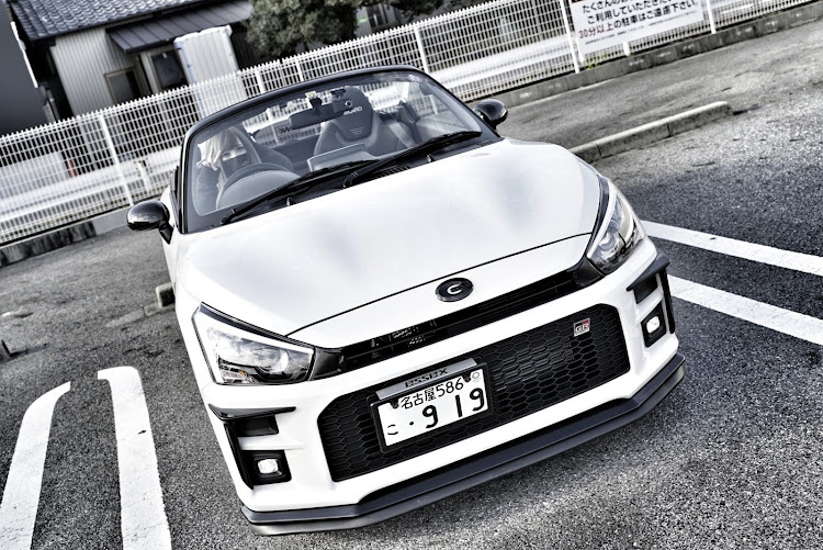 コペンのLB★WORKS・嫁さんの車・GR・世界に１台に関するカスタム事例の投稿画像2枚目