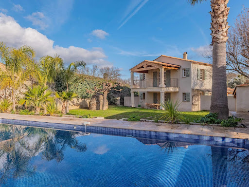 Villa avec piscine 1