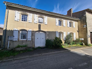 maison à Meursac (17)