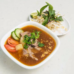 210 - Rare Beef with Rice Noodle on Satay Thick Soup（沙爹牛肉粉）