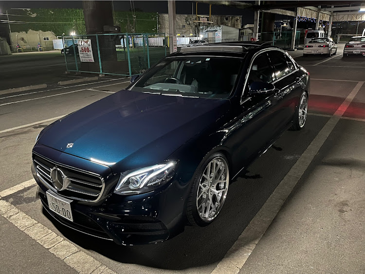 Eクラス セダンのw213・Eクラス・ベンツ・ドライブ・ホイール交換に関するカスタム事例の投稿画像1枚目