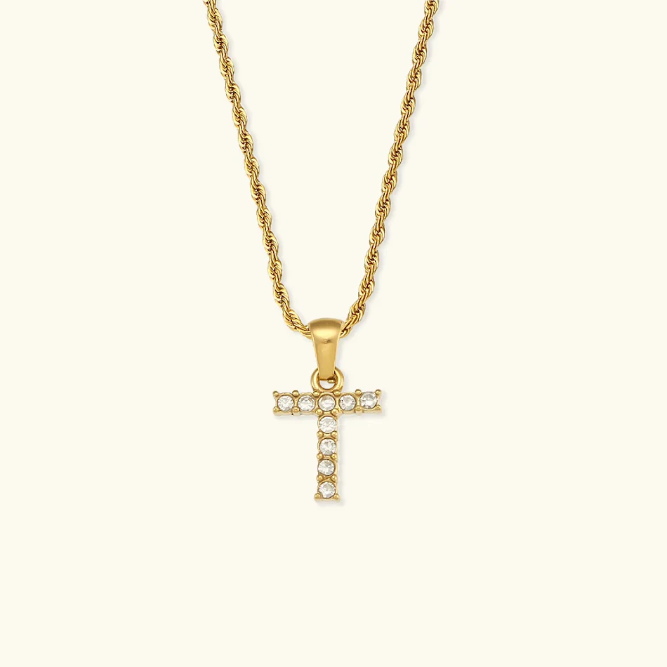Maeve Letter Initial Diamond Ketting Een gepersonaliseerd cadeau voor haar, elegante sieraden met een speciale letter, die elke look verfraait.