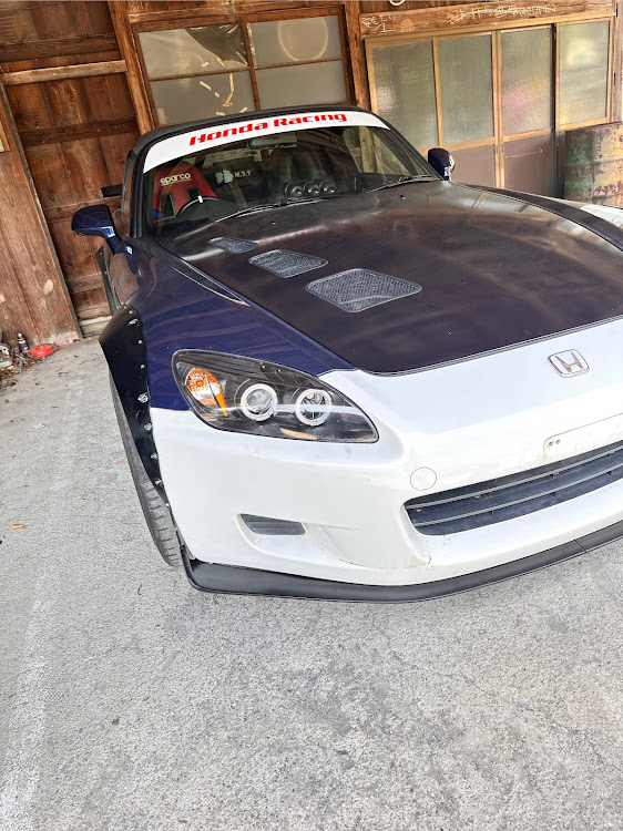 S2000のDIY・バンパー交換・バンパー補修中に関するカスタム事例の投稿画像1枚目