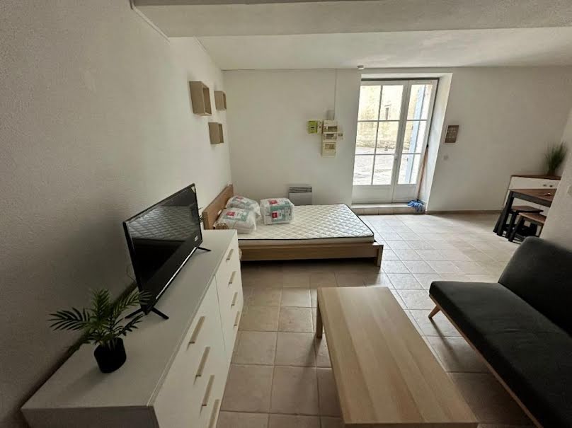 Location meublée appartement 1 pièce 34 m² à Beaucaire (30300), 520 €