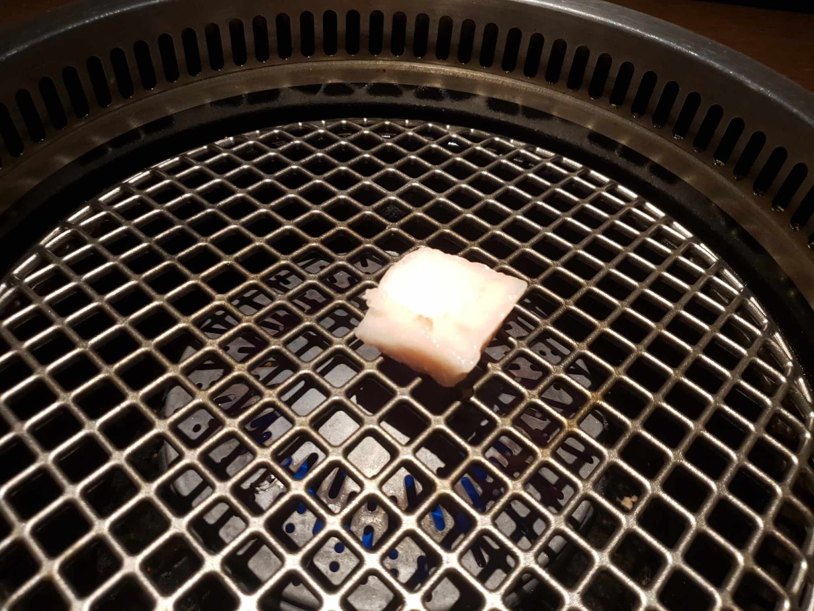 fat to grease the grill at yakiniku