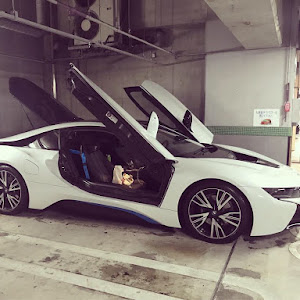 i8 クーペ